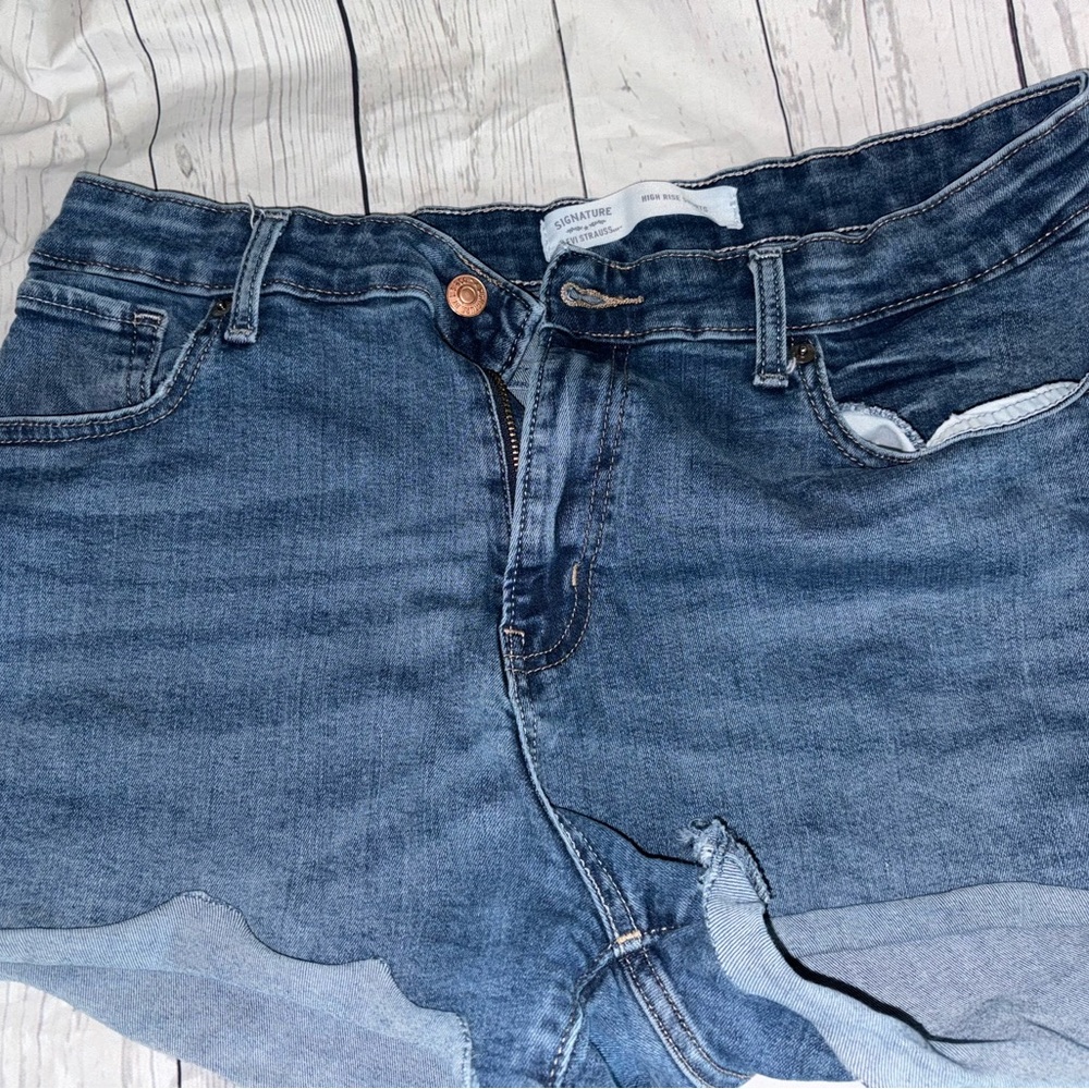 Levi Strauss Signature Size 14  High-Rise Cutoff Shorts 3"  EUC